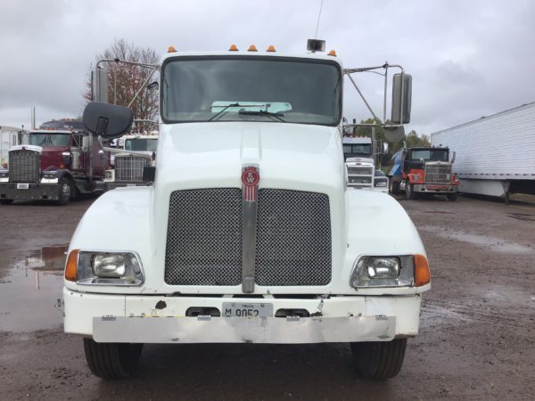 2005 Kenworth T300 - Image 2