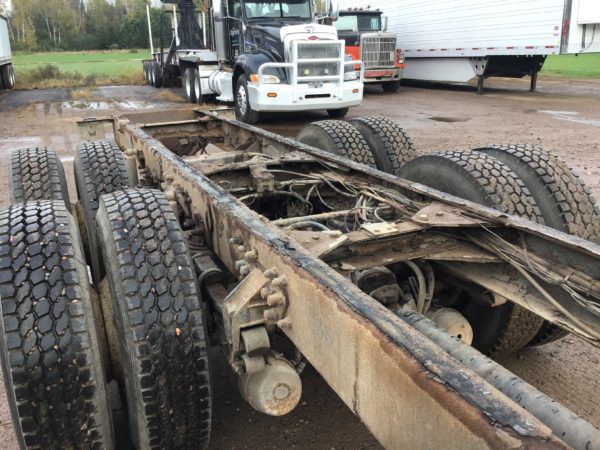 2005 Kenworth T300 - Image 3