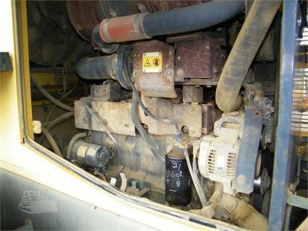 Komatsu WA250 Wheel Loader - Image 13