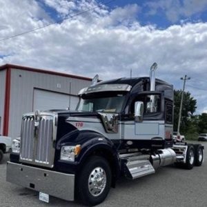 2022 KENWORTH W990
