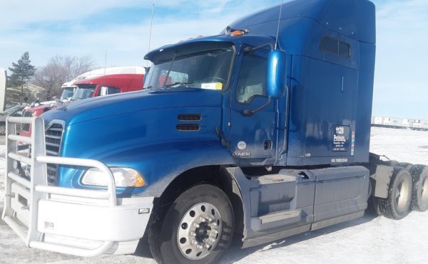 2016 MACK PINNACLE CXU613 - Image 2