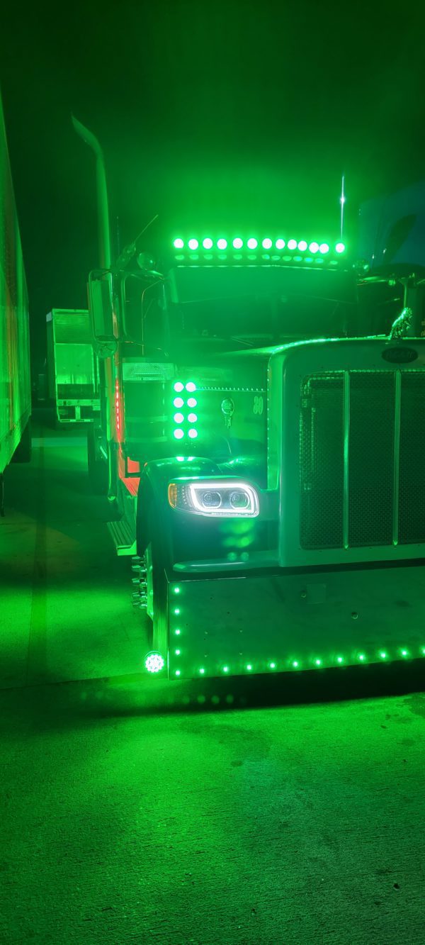 2011 Peterbilt 389 - Image 11
