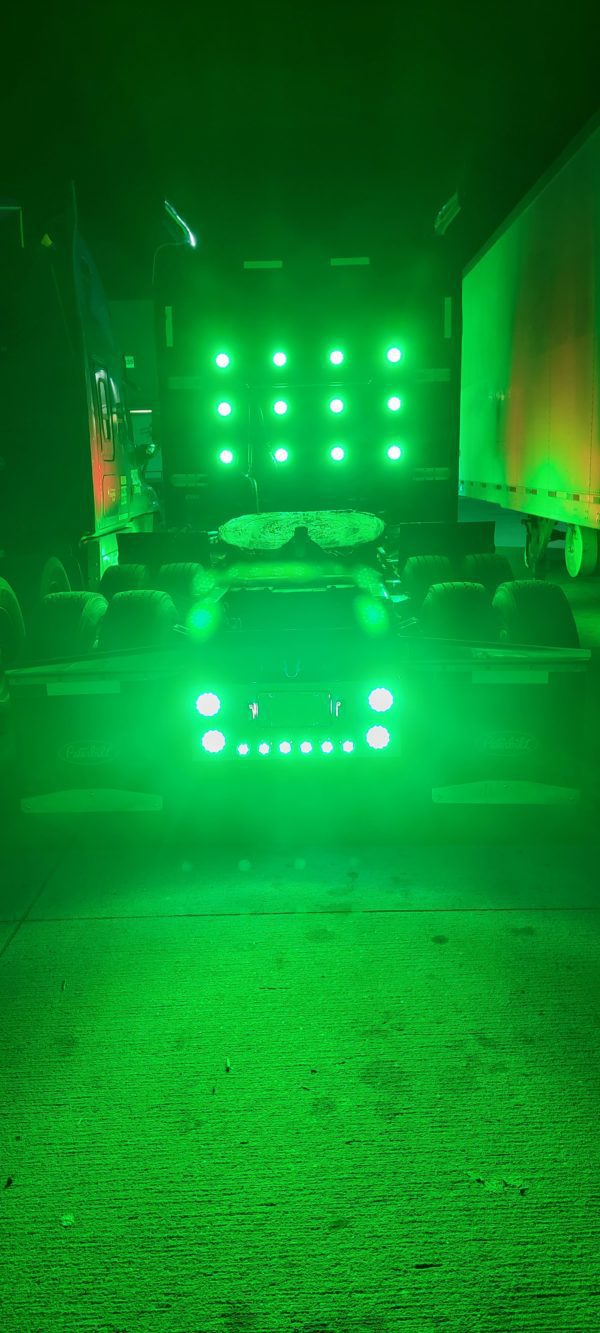 2011 Peterbilt 389 - Image 12
