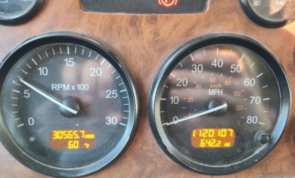 2006 PETERBILT 385 - Image 4