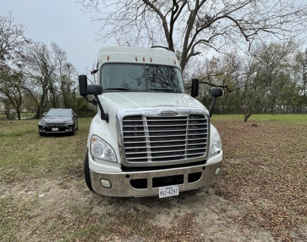 2016 Freightliner Cascadia 125 - Image 5