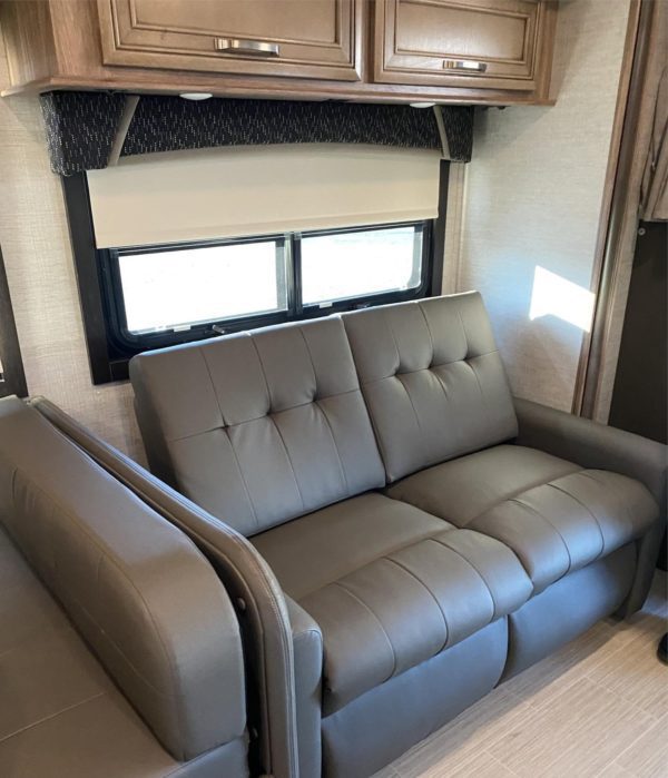 2021 JAYCO GREYHAWK 29MV - Image 10