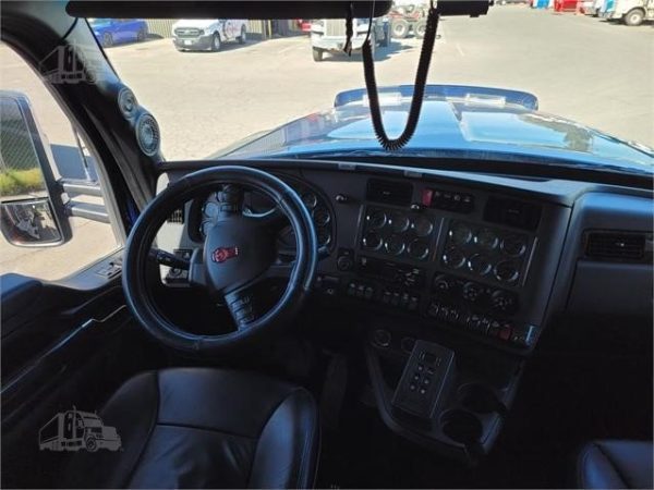 2020 KENWORTH W990 - Image 35