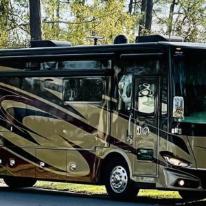 2018 Tiffin Phaeton 40AH 