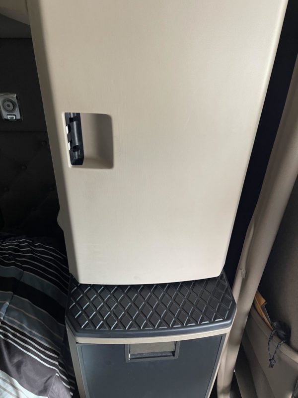2018 Kenworth t680 - Image 11