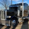 2015 PETERBILT 389 - Image 2