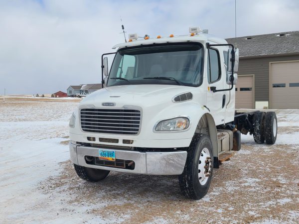 2012 Freightliner M2 Business Class - Image 2