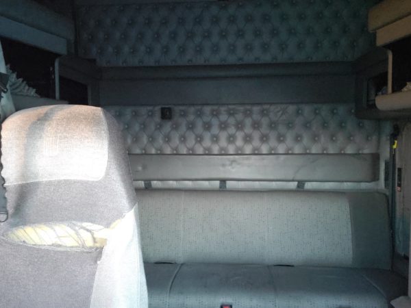 2011 Kenworth T660 - Image 7