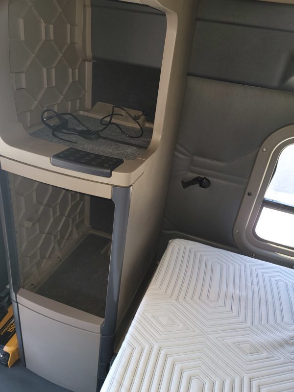 2016 FREIGHTLINER CASCADIA 125 - Image 11