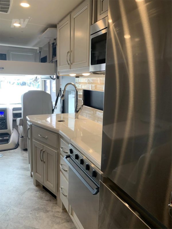 2022 FLEETWOOD BOUNDER 35K - Image 21
