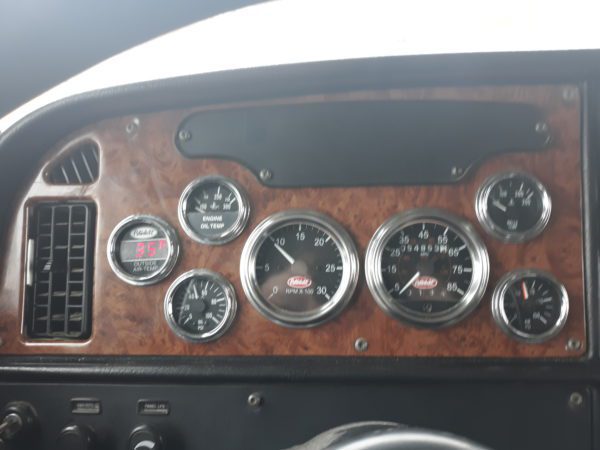 2002 Peterbilt & 2011 Air Ride Trailer - Image 9