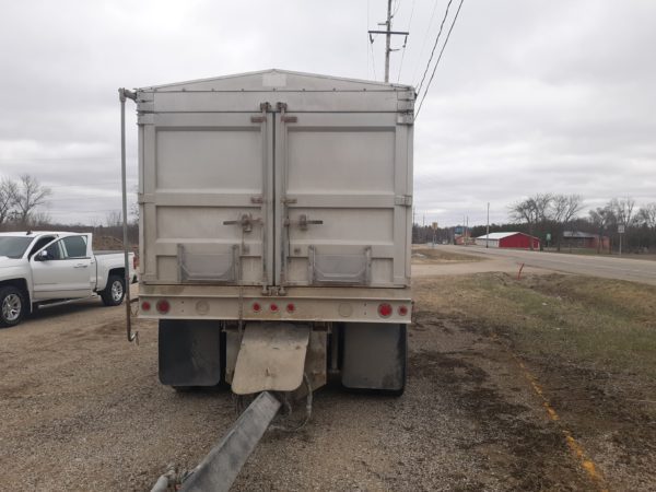 2002 Peterbilt & 2011 Air Ride Trailer - Image 4
