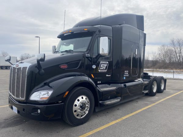 2015 PETERBILT 579