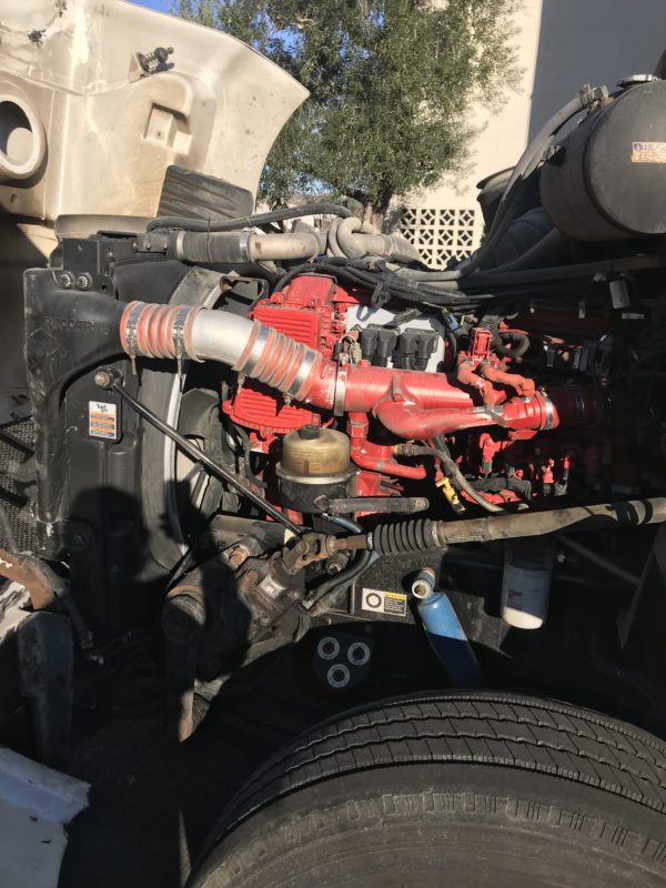 2010 Peterbilt 387 - Image 2
