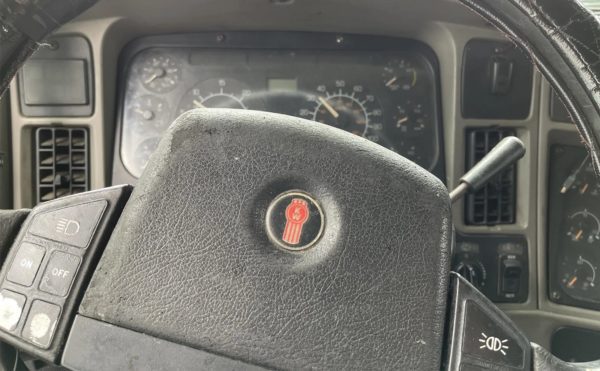 2000 Kenworth T2000 - Image 4