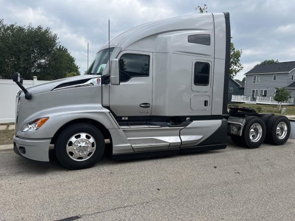 2023 Kenworth T680