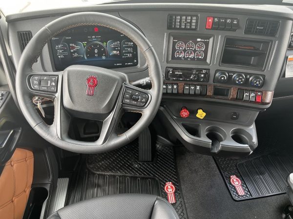 2023 Kenworth T680 - Image 15