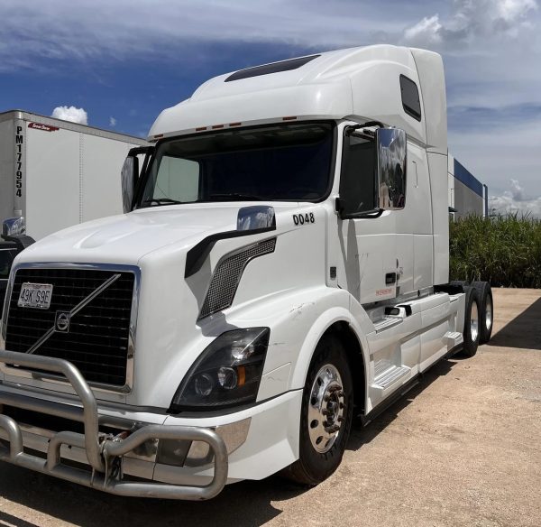 2016 Volvo VNL42T670 - Image 17