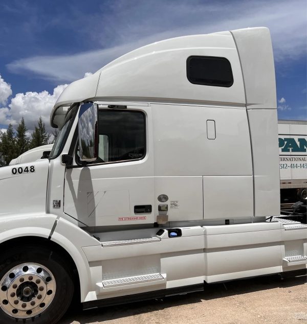 2016 Volvo VNL42T670 - Image 19
