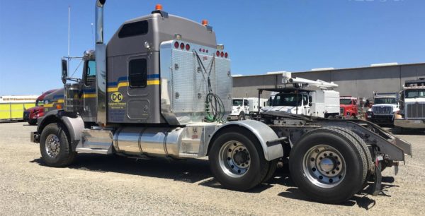 2009 Kenworth T800 Heavy Haul - Image 3