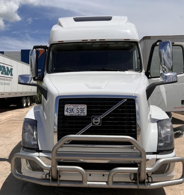 2016 Volvo VNL42T670 - Image 3