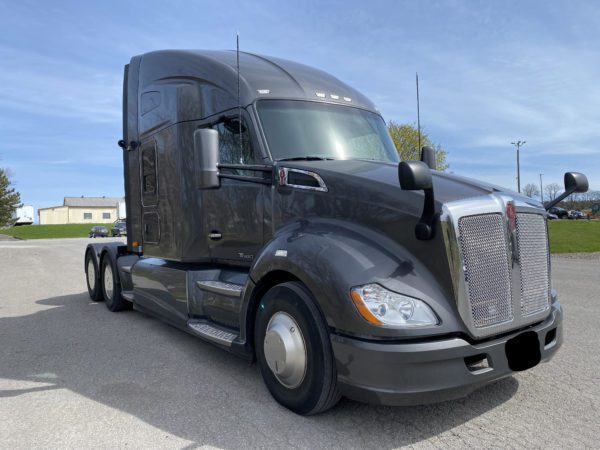 2016 Kenworth T680 - Image 2