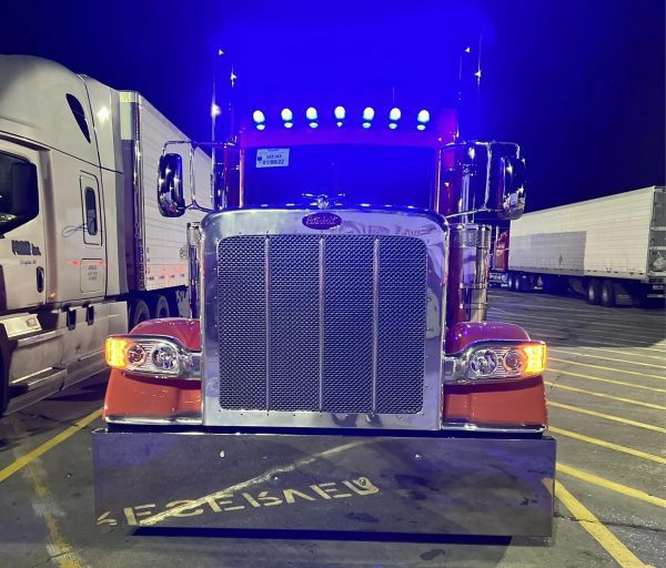 2022 Peterbilt 389 - Image 4