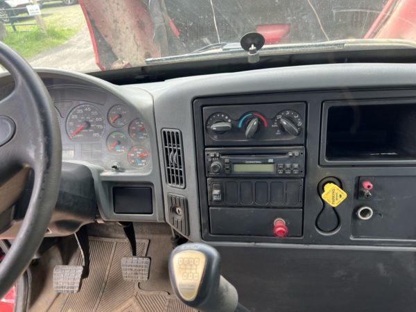 2007 International Durastar 4300 - Image 7