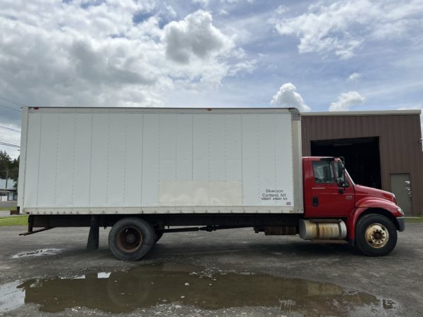 2007 International Durastar 4300 - Image 2