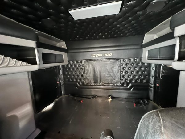 2016 Kenworth ICON W900 - Image 22