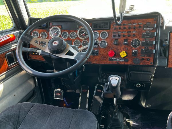 1999 Peterbilt 379 EXHD - Image 13
