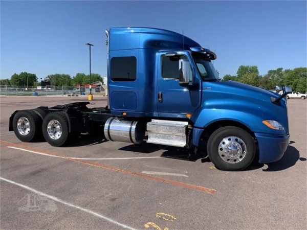 2018 INTERNATIONAL LT - Image 2