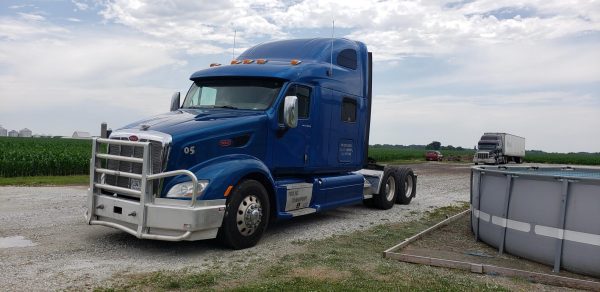 2012 Peterbilt 587