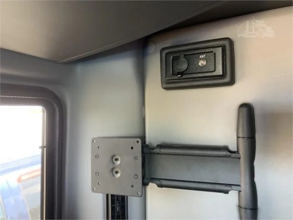 2018 INTERNATIONAL LT - Image 21
