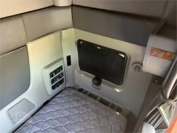 2018 INTERNATIONAL LT - Image 22