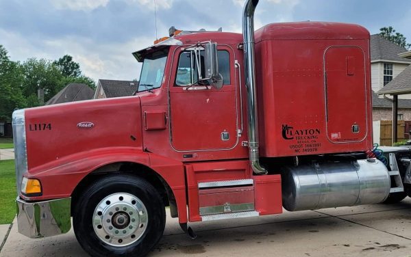 1988 Peterbilt 377 - Image 3
