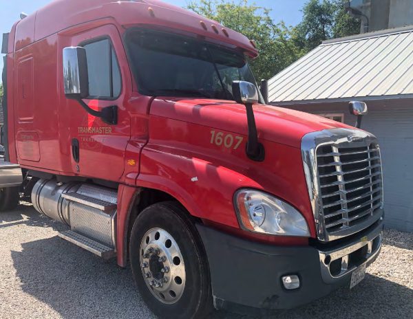 2016 Freightliner Cascadia Mid Roof 125