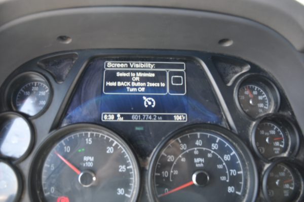 2016 Peterbilt 579 - Image 15