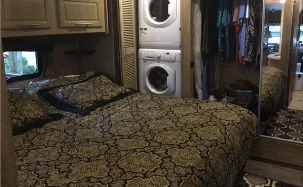 2015 Coachmen Sports Coach Cross Country 385DS - Image 10