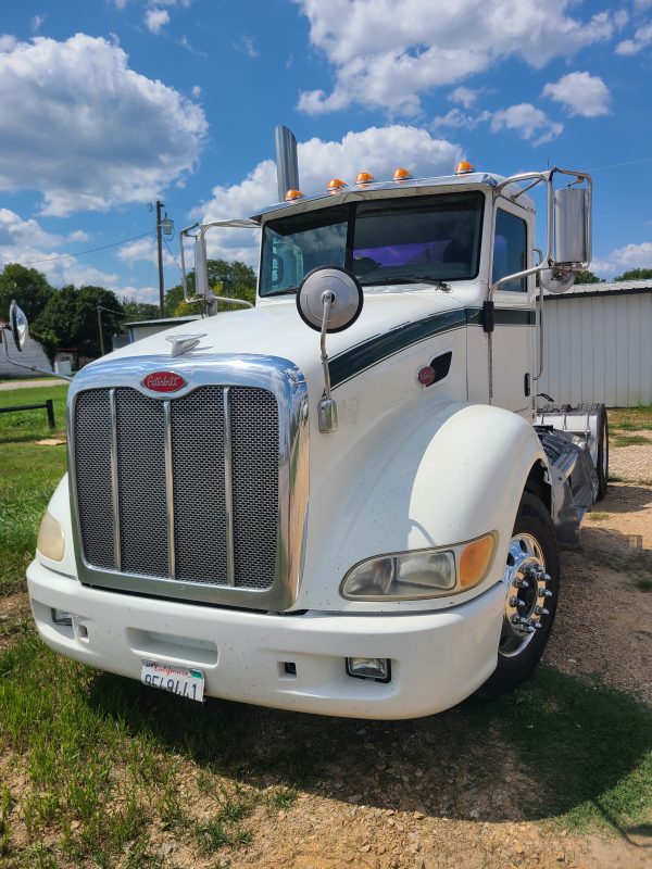 2008 Peterbilt 386 - Image 3
