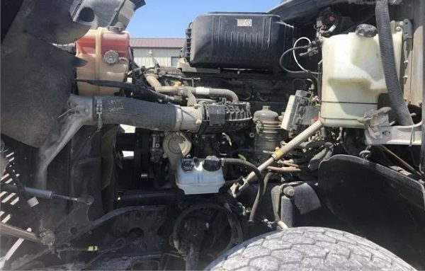 2017 Freightliner 122SD - Image 9