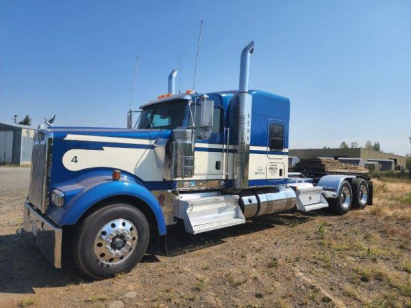 2018 Kenworth W900L - Image 4