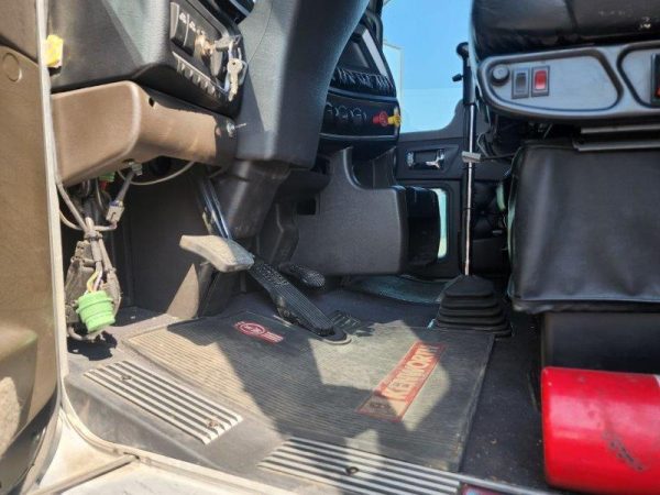 2018 Kenworth W900L - Image 19