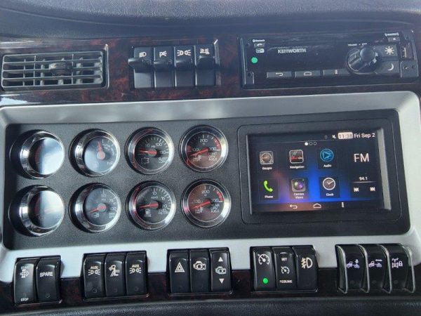 2018 Kenworth W900L - Image 23