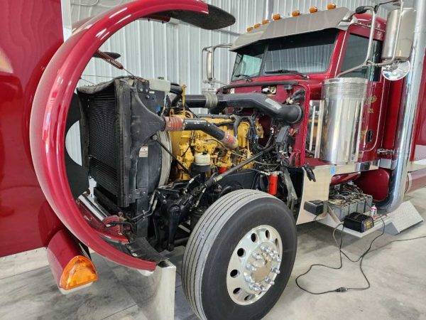 2018 Peterbilt 389 - Image 9