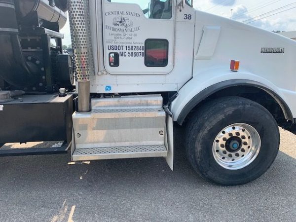 2015 KENWORTH T800 VAC TRUCK - Image 8